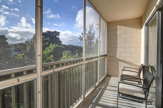 355 Kalanianaole St Unit 225, Hilo, HI 96720 - view of unfurnished sunroom