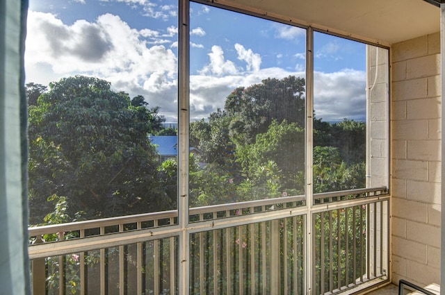 355 Kalanianaole St Unit 225, Hilo, HI 96720 - view of unfurnished sunroom