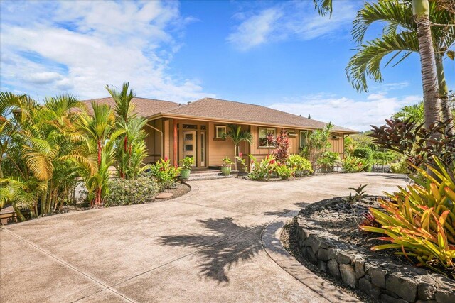 77-155 Kalaniuka St, Holualoa, HI 96725 - view of front of house with covered porch and driveway