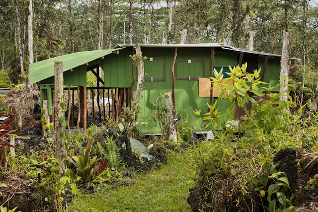 view of outdoor structure