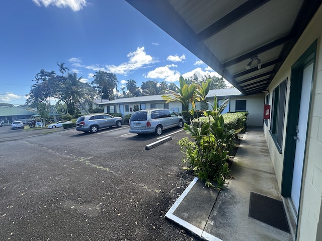 320 Iliahi St, Hilo, HI 96720 - view of uncovered parking lot