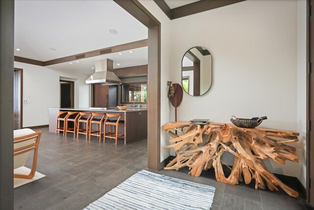 dining space featuring visible vents, baseboards, and recessed lighting
