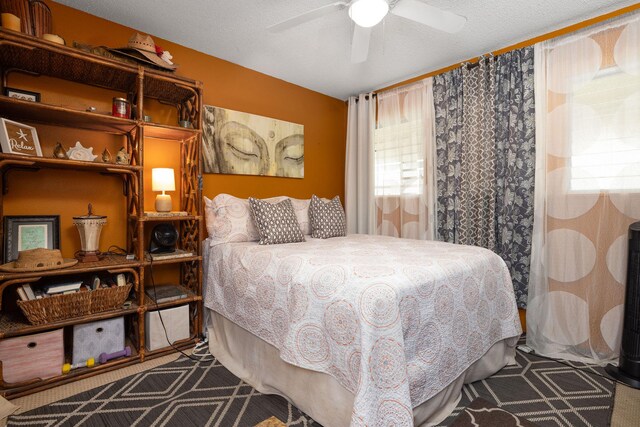 bedroom featuring a ceiling fan