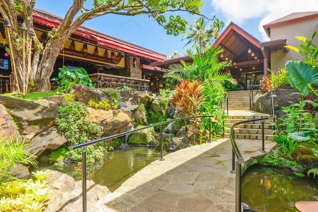 5380 Honoiki Rd Unit F16, Princeville, HI 96722 - surrounding community featuring a garden pond