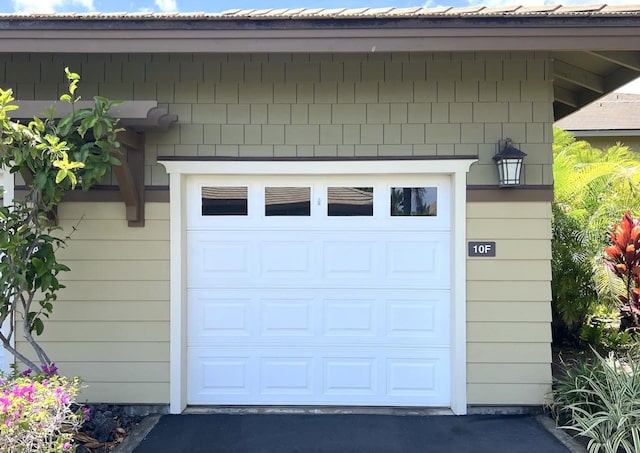 69-1033 Nawahine Pl Unit 10F, Waikoloa, HI 96738 - view of garage
