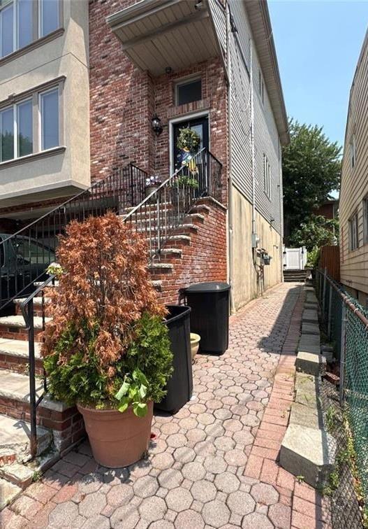 385 Roosevelt St, Fairview, NJ 07022 - photo 2