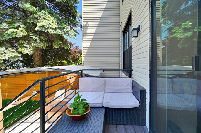 2505 Palisade Ave, Union City, NJ 07087 - view of balcony