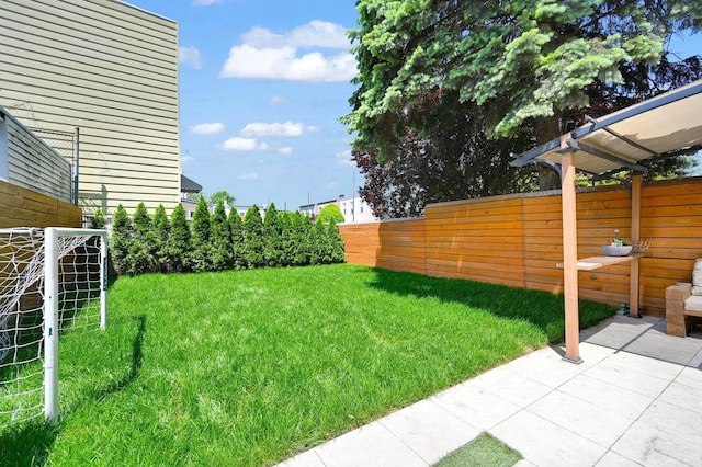 2505 Palisade Ave, Union City, NJ 07087 - view of yard with a patio