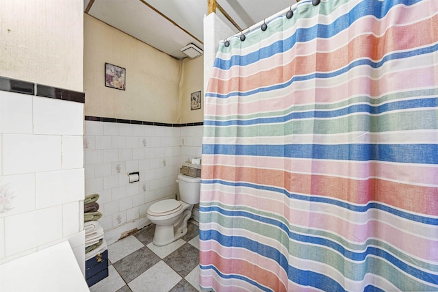 418 7th St, Union City, NJ 07087 - bathroom featuring tile walls, tile patterned floors, and curtained shower
