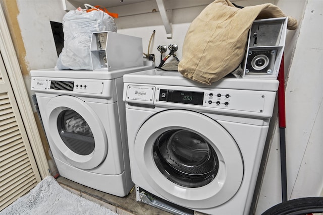 8901 Newkirk Ave, North Bergen, NJ 07047 - laundry room featuring independent washer and dryer