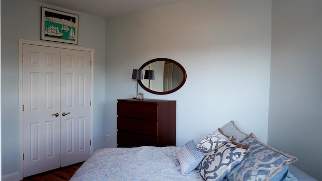 bedroom with a closet