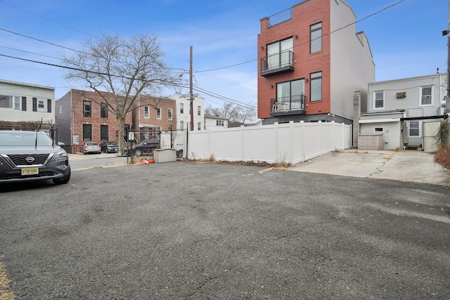 Listing photo 2 for 8 Milton Ave, Jersey City NJ 07307