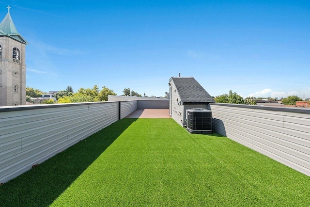 view of yard featuring cooling unit