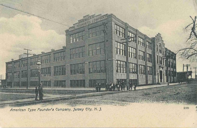 300 Communipaw Ave Unit 122, Jersey City, NJ 07304 - view of building exterior