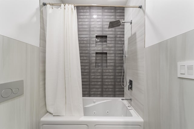 bathroom featuring shower / bath combo