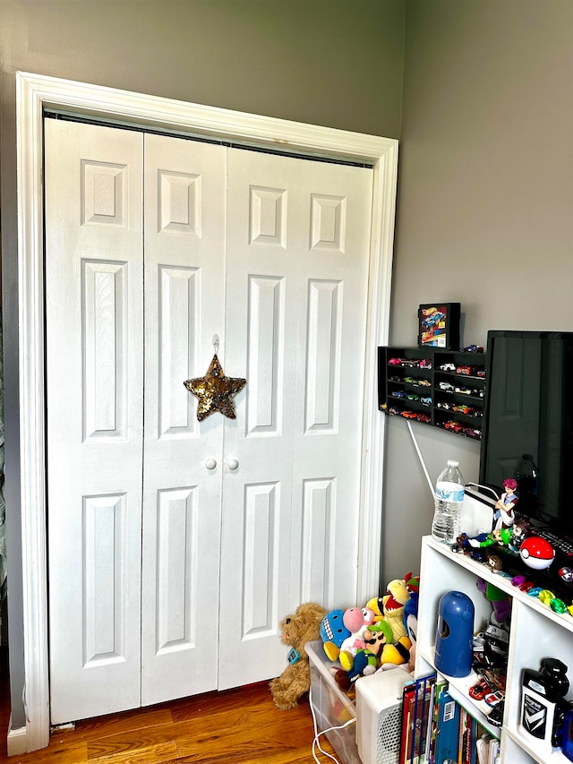 game room featuring hardwood / wood-style flooring