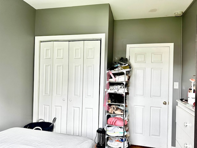 bedroom featuring a closet