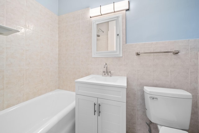 2600 Kennedy Blvd Unit 7L, Jersey City, NJ 07306 - full bathroom featuring tile walls, a tub to relax in, toilet, and vanity