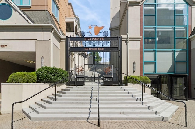 600 Harbor Blvd Unit 973/975, Weehawken, NJ 07086 - entrance to property with stucco siding