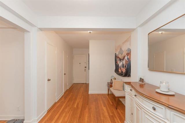 2520 Kennedy Blvd Unit 1H, Jersey City, NJ 07304 - corridor featuring light wood-style floors and baseboards