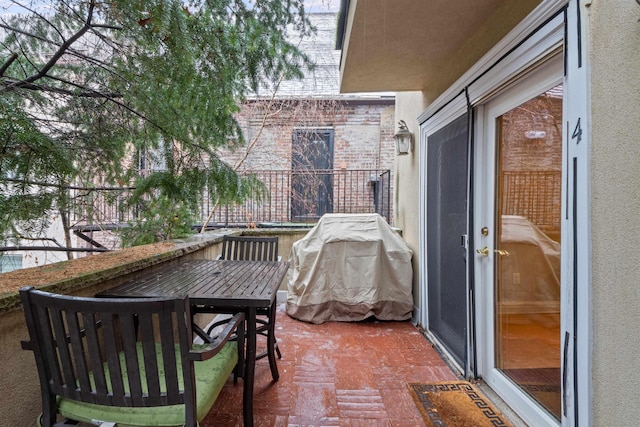 balcony featuring a grill