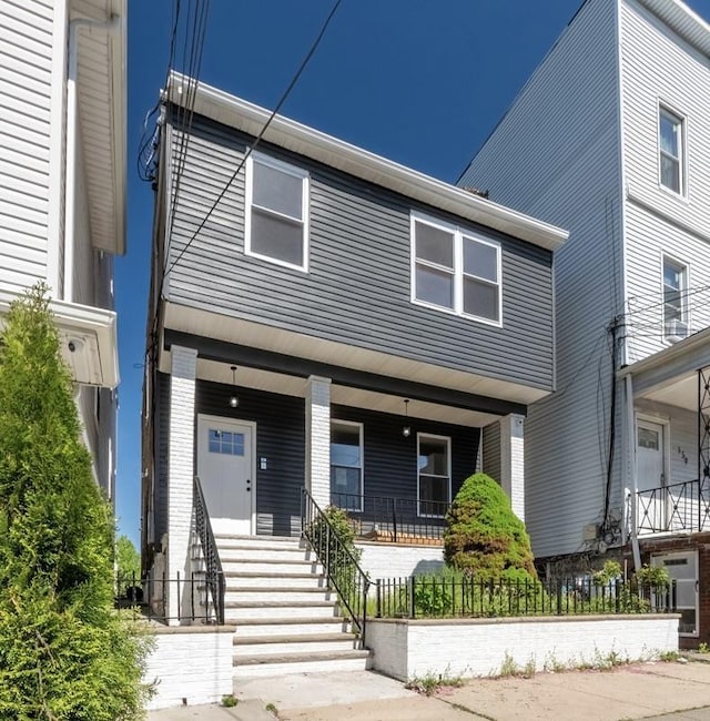 view of front facade featuring a porch
