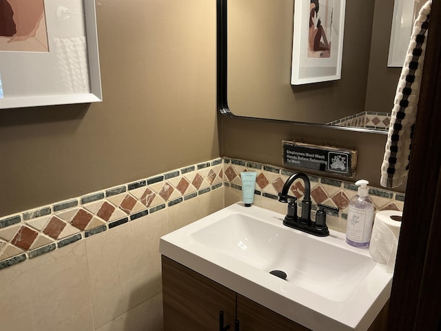 308 Sea Isle Ky Unit 308, Secaucus, NJ 07094 - bathroom with vanity and tile walls