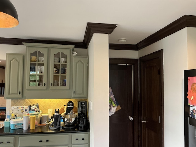 308 Sea Isle Ky Unit 308, Secaucus, NJ 07094 - bar area with crown molding and backsplash