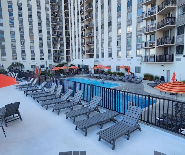 100 Manhattan Ave Unit 1517, Union City, NJ 07087 - view of community pool