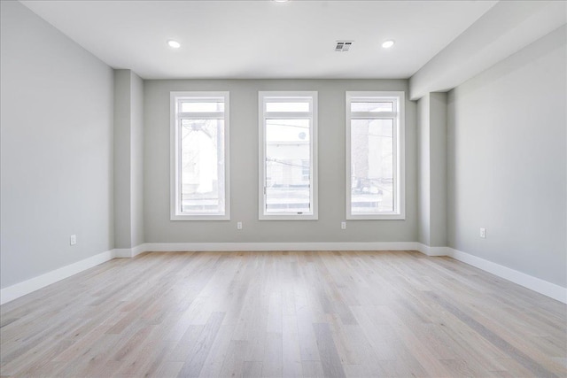 810 6th St, Union City, NJ 07087 - spare room with light wood finished floors, baseboards, and recessed lighting