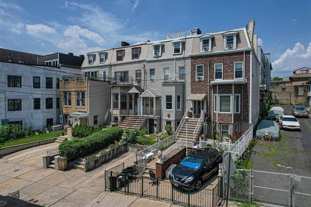 300 Paterson Plank Rd, Jersey City, NJ 07307 - exterior space