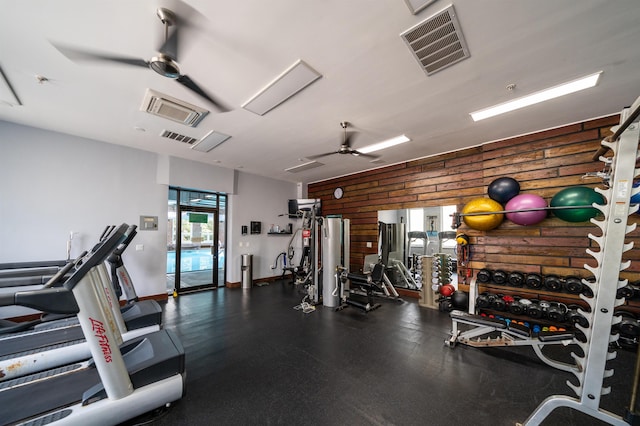 exercise room featuring ceiling fan