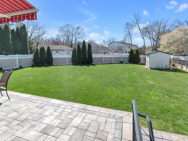 183 Oak Ave, River Edge, NJ 07661 - view of yard featuring a patio