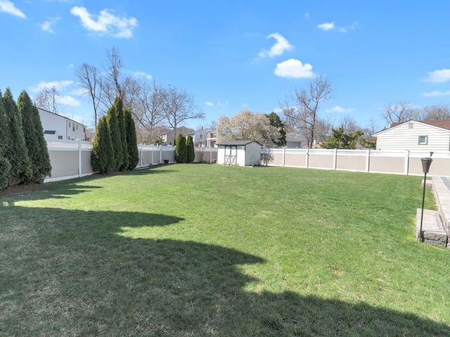 183 Oak Ave, River Edge, NJ 07661 - view of yard