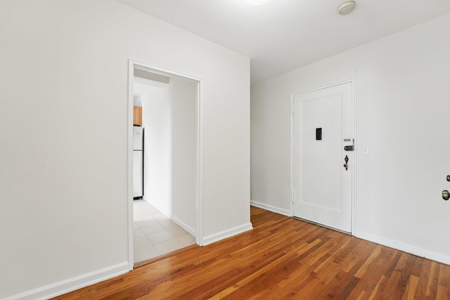 2520 Kennedy Blvd Unit 4J, Jersey City, NJ 07304 - empty room featuring a smoke detector, light wood finished floors, and baseboards