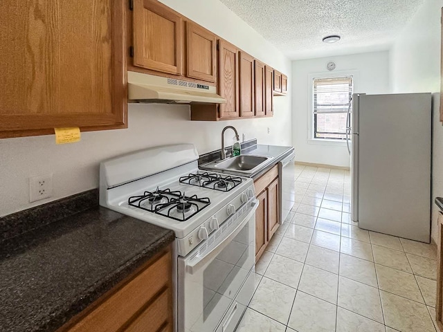 36 Duncan Ave Unit D2, Jersey City, NJ 07304 - living area featuring wood finished floors and cooling unit