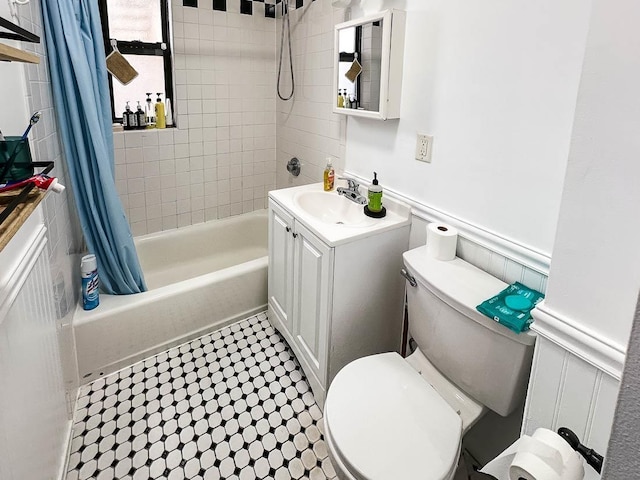 36 Duncan Ave Unit D2, Jersey City, NJ 07304 - bathroom featuring vanity, shower / tub combo, and toilet
