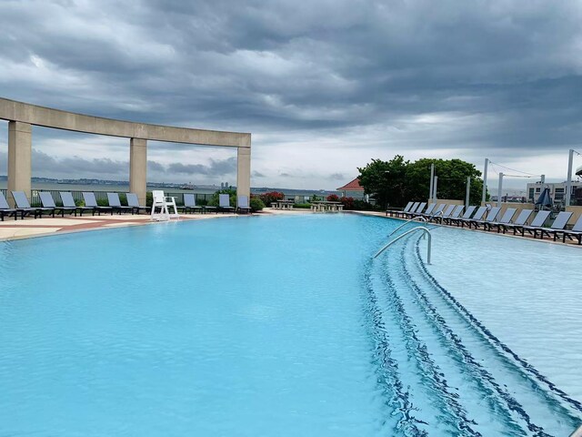 30 Freedom Way Unit 306, Jersey City, NJ 07305 - view of community pool