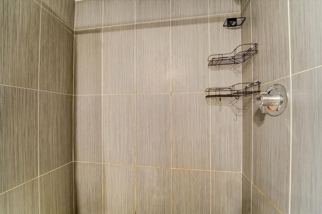 2765 Kennedy Blvd Unit 1, Jersey City, NJ 07306 - bathroom view of a tile shower