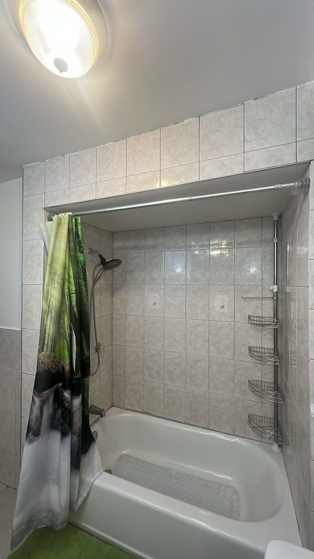 bathroom featuring shower / bath combination