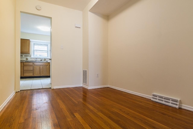 Listing photo 2 for 141 Suburbia Ter, Jersey City NJ 07305