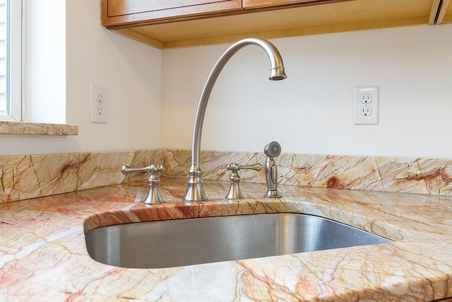 385 1st St, Jersey City, NJ 07302 - detailed view of a sink