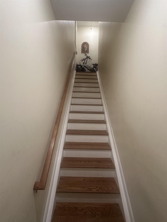 10 Clendenny Ave, Jersey City, NJ 07304 - view of stairway