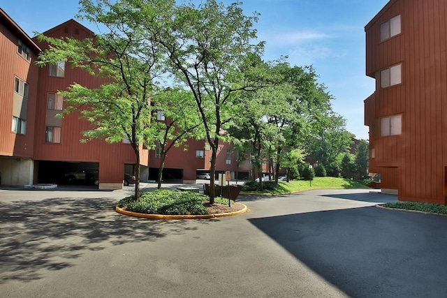602 Sanderling Ct Unit 602, Secaucus, NJ 07094 - view of road with curbs
