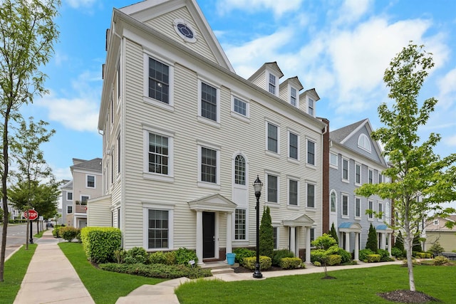 129 Roosevelt Dr, Wood-Ridge, NJ 07075 - multi unit property with a front yard