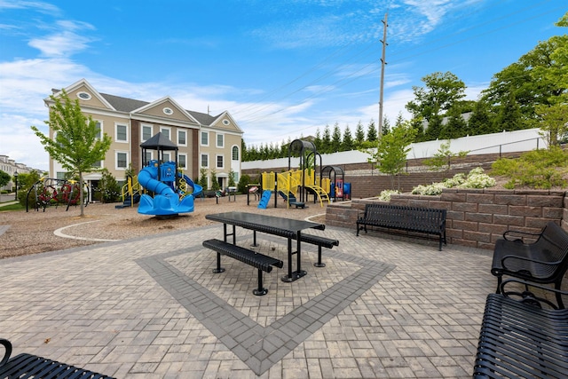 129 Roosevelt Dr, Wood-Ridge, NJ 07075 - view of community playground