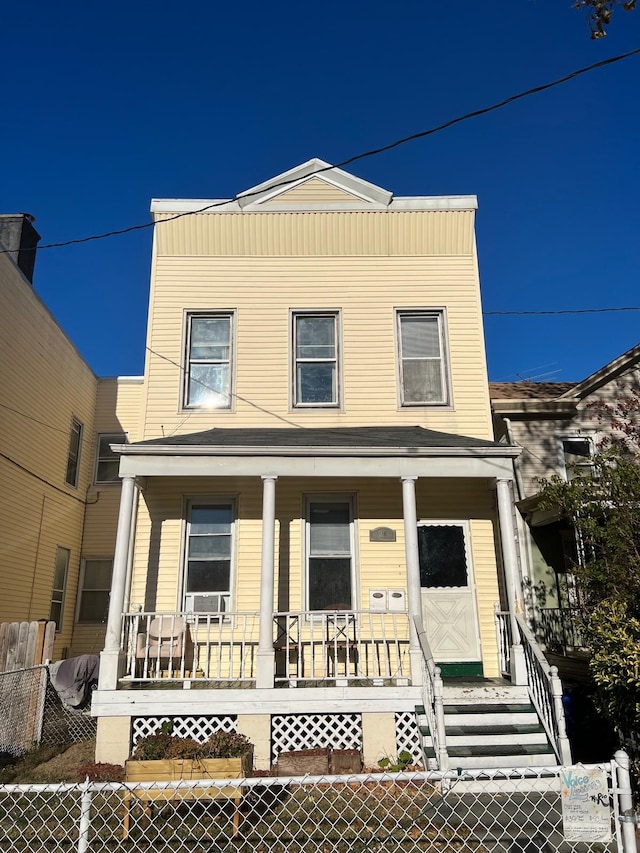 view of front of home with covered porch