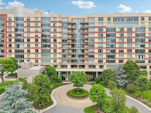 8100 River Rd Unit 1215, North Bergen, NJ 07047 - view of apartment building / complex