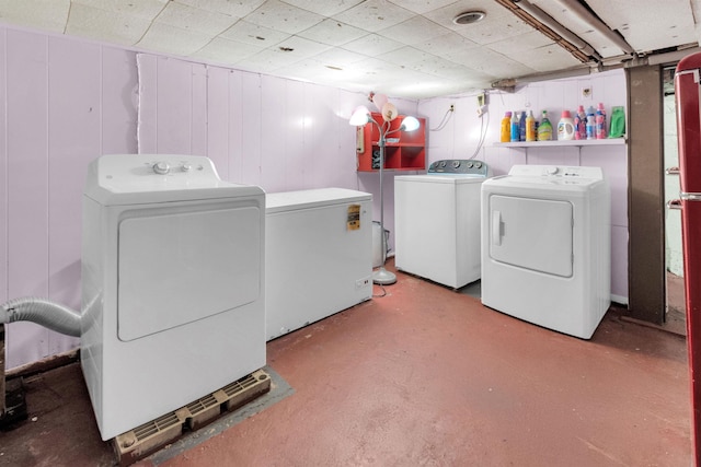 9 E 15th St, Bayonne, NJ 07002 - laundry room with washing machine and clothes dryer