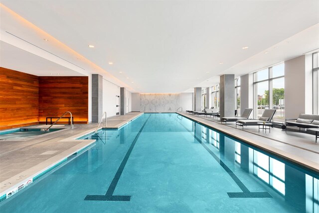 75 Park Ln S Unit 3402, Jersey City, NJ 07310 - view of indoor community pool